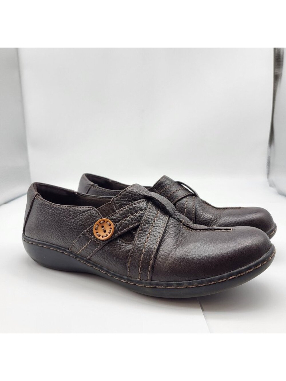 Clarks Ashland Brown Leather sz 9 slip on casual walking shoes slip on